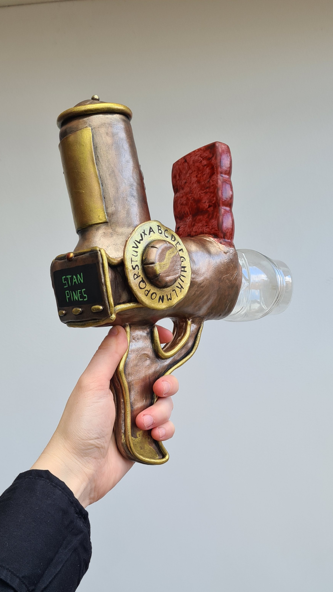 Memory gun for a quick costume, foam clay and recycled materials